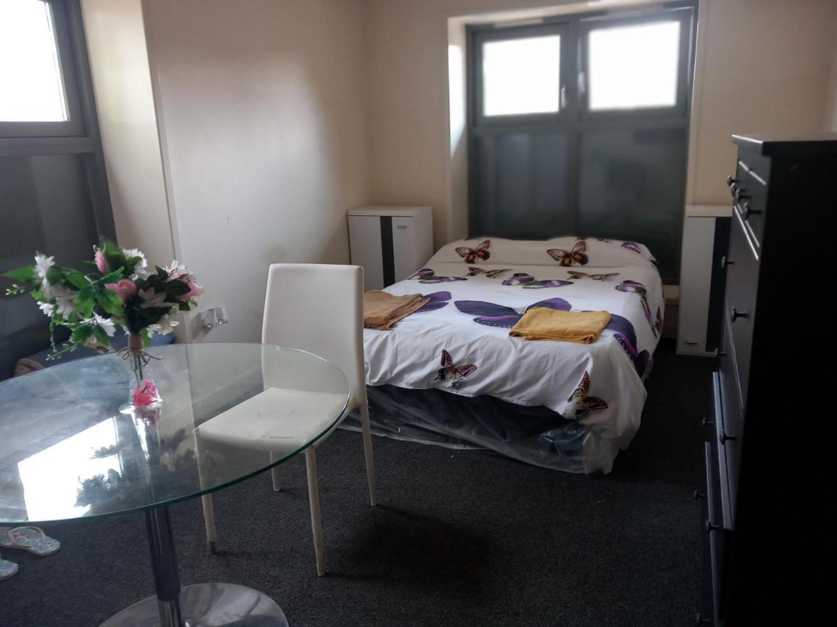 Jah Lodge Croydon Eksteriør bilde